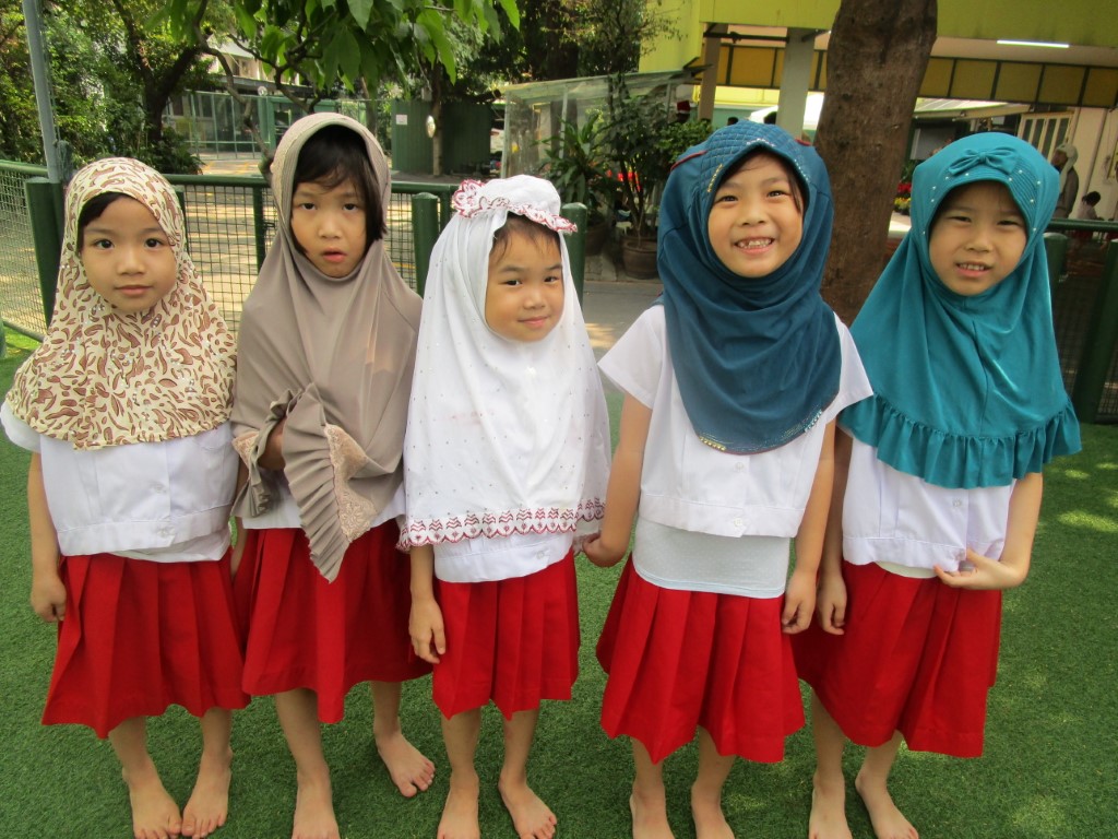  นิทรรศการเรียนรู้วัฒนธรรมศาสนาต่างๆในประเทศไทย  ชั้นอนุบาลปีที่ 3 
